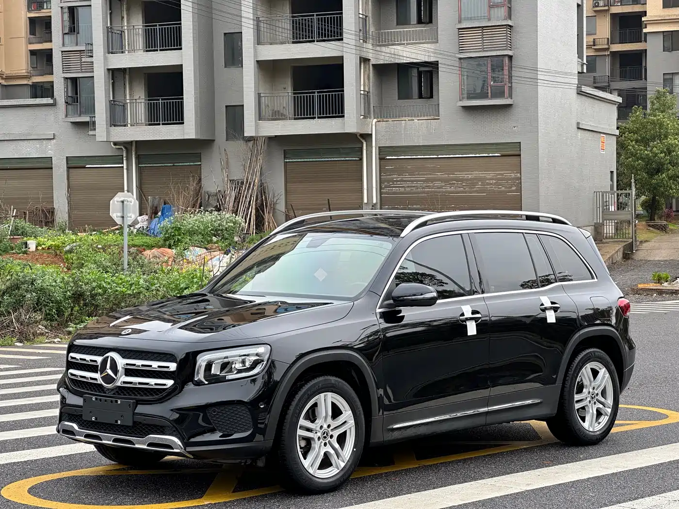 MERCEDES-BENZ GLB