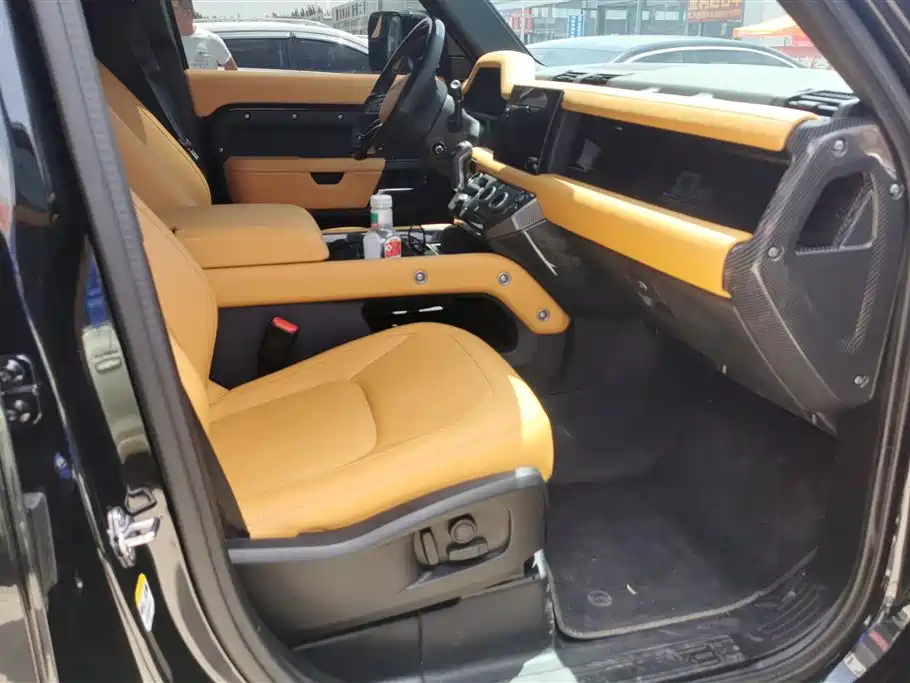 Land Rover Defender 2025 110 3.0T P400 X-Dynamic SE фото 8