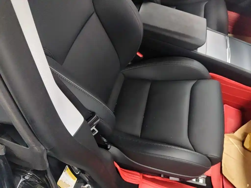Фото 25 - Tesla Model 3