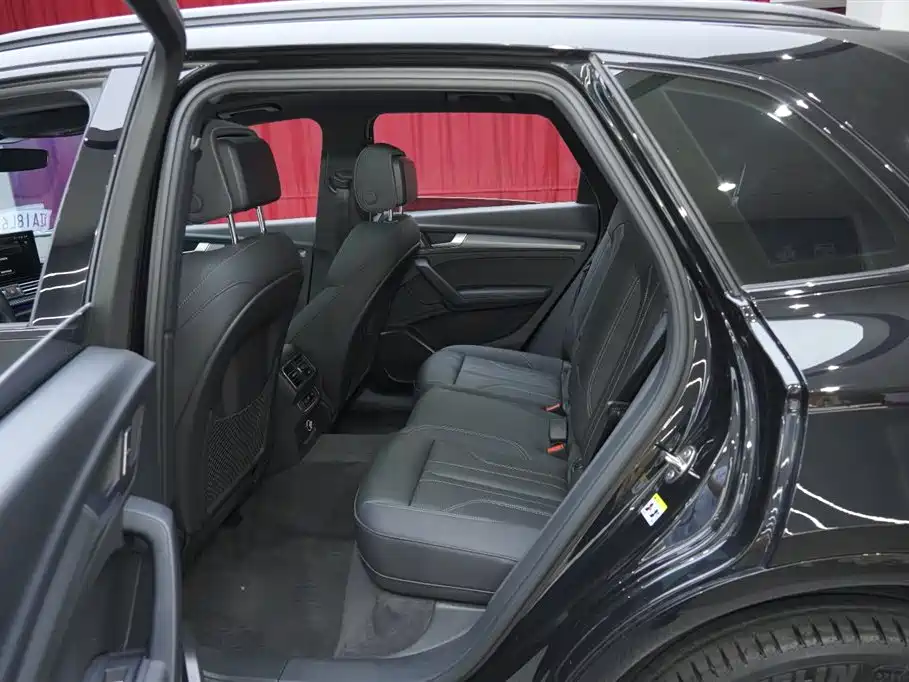 Audi Q5L 2023 40T Luxury Dynamic фото 12