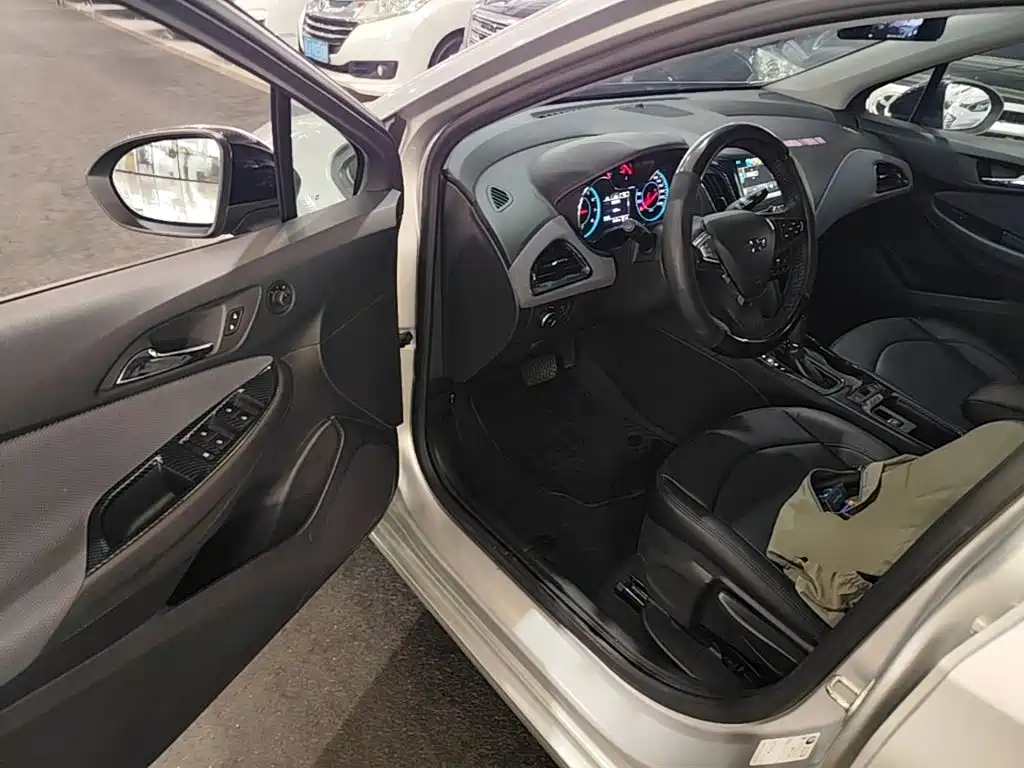 Chevrolet Cruze 2019 2018 Redline 320 Automatic Pioneer Edition
