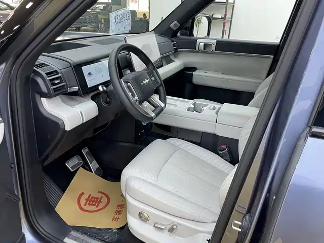 Fang Cheng Bao Titanium 7 2025 AWD Base Model — фото 3