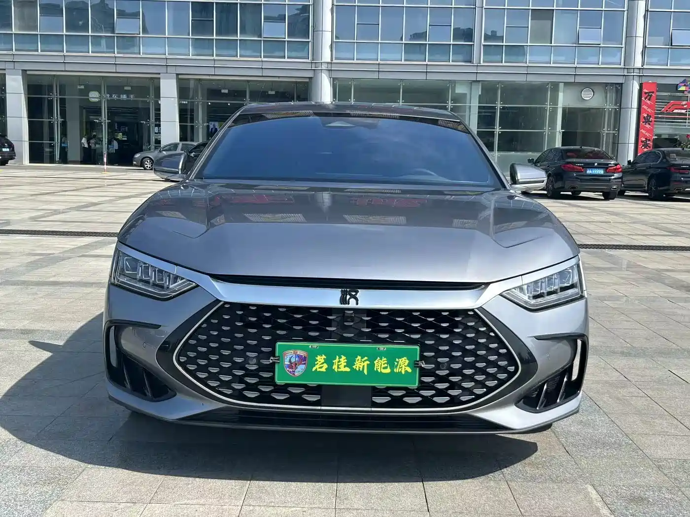 BYD Han 2022 DM-i 121KM Premium фото 2