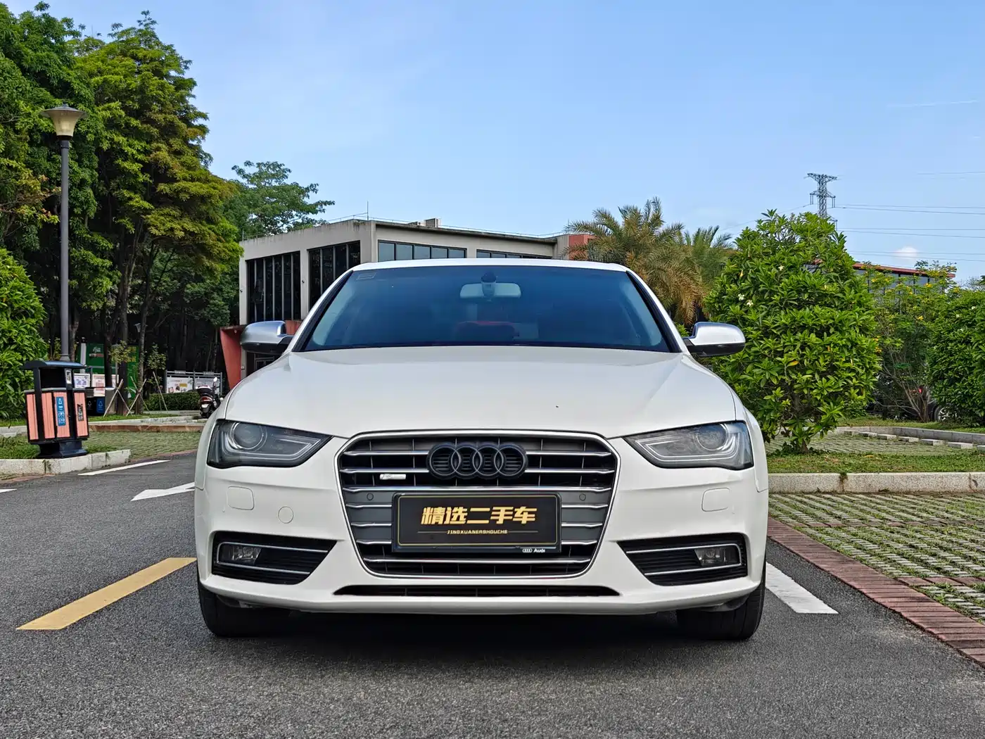 Audi A4L 2013 35 TFSI Automatic Standard фото 2
