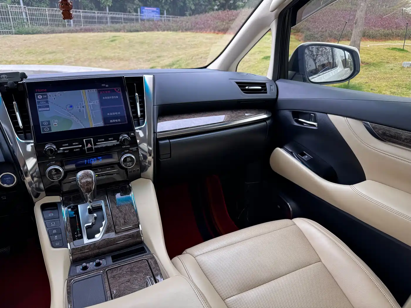 Toyota Alphard 2021 Hybrid 2.5L Premium фото 12