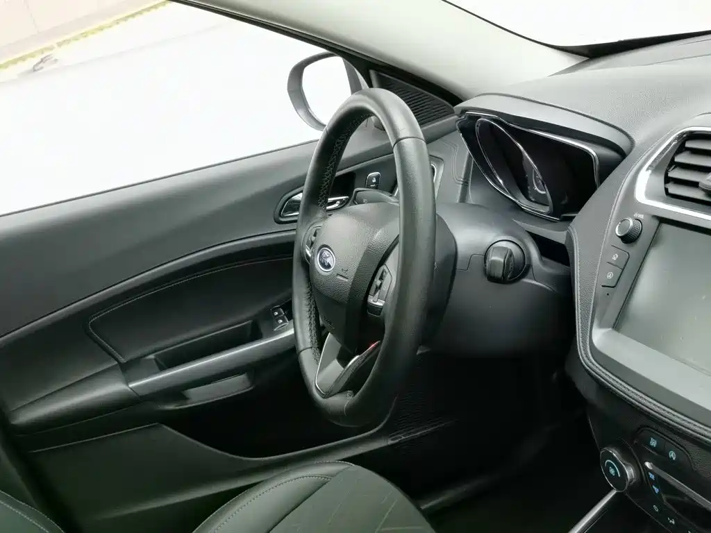 Ford Escort 2021 2019 Facelift 1.5L Auto Comfort Edition China VI