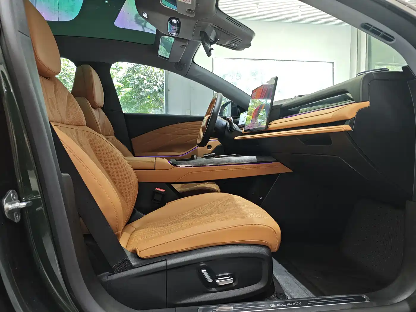 Geely Galaxy Galaxy Xingyao 8 2025 130km EM-i Premium Edition фото 26