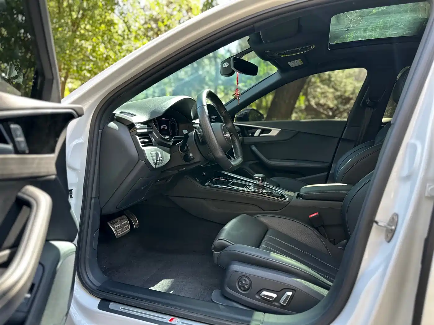 Audi A4L 2024 40 TFSI Luxury Dynamic фото 18