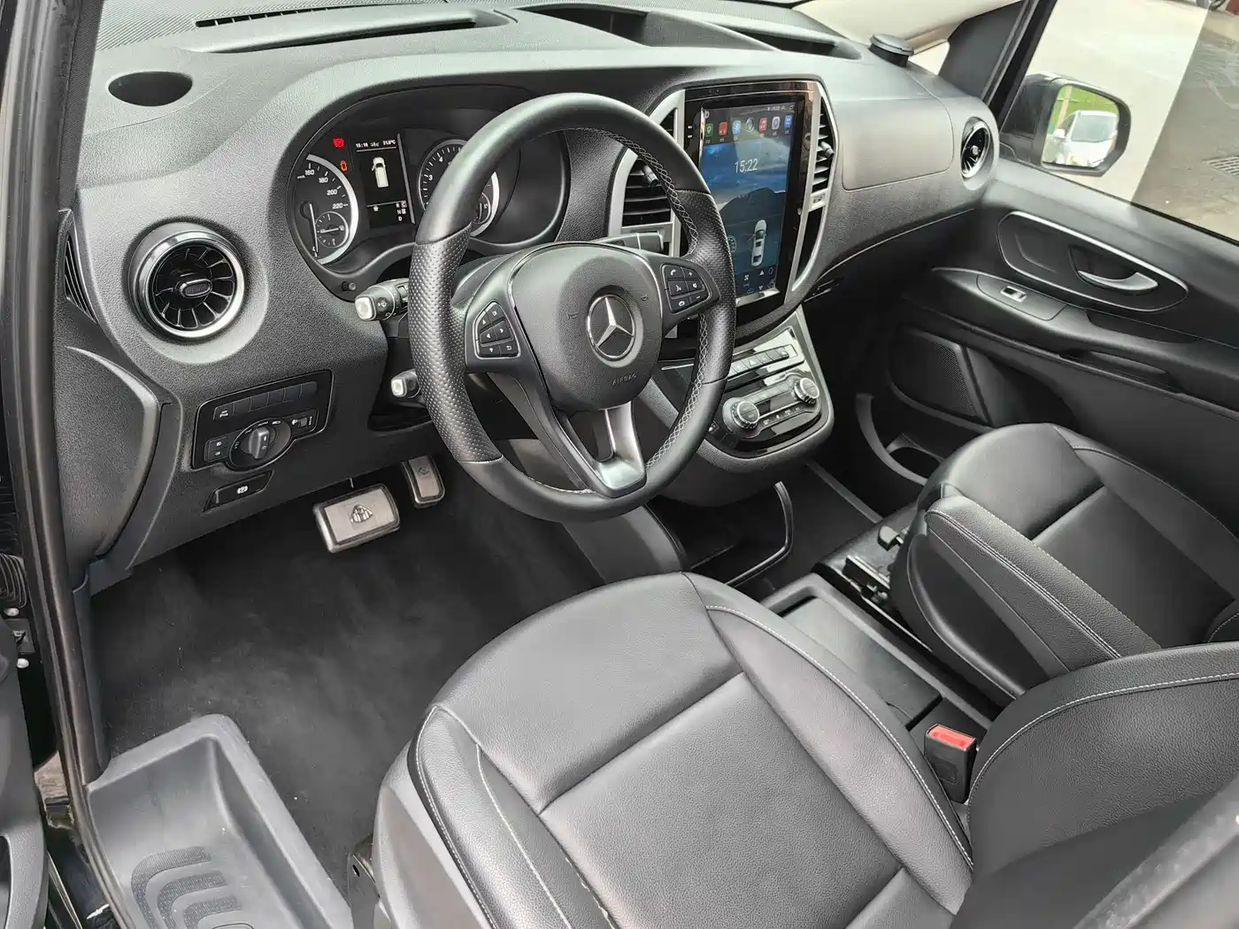 Mercedes-Benz Vito 2021 2.0T Elite 7-Seater фото 16