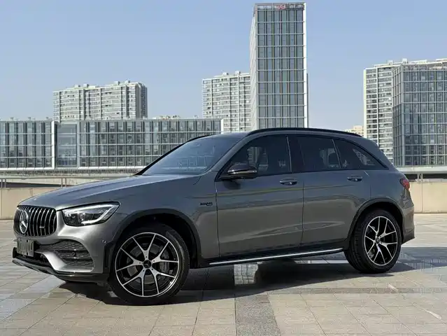 MERCEDES-BENZ GLC AMG