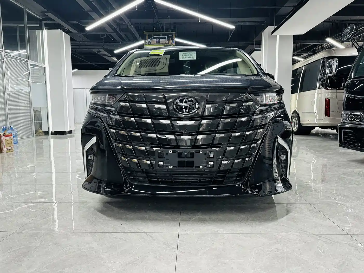 Toyota Alphard 2025 Hybrid 2.5L Prestige Gold Edition фото 3