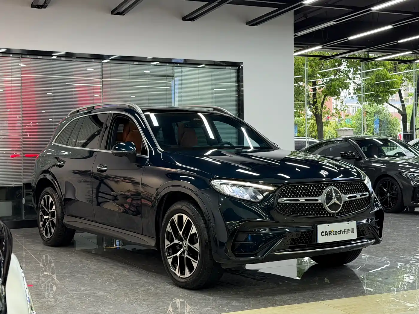 MERCEDES-BENZ GLC