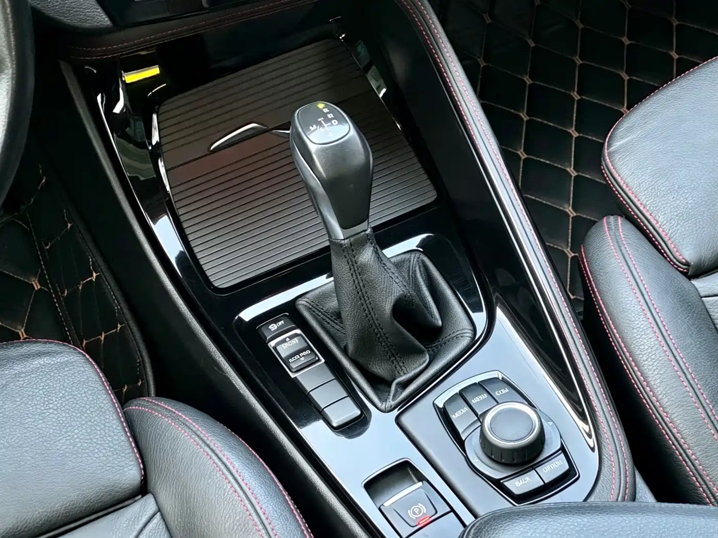 BMW X1 2018 sDrive18Li Premium Model фото 16