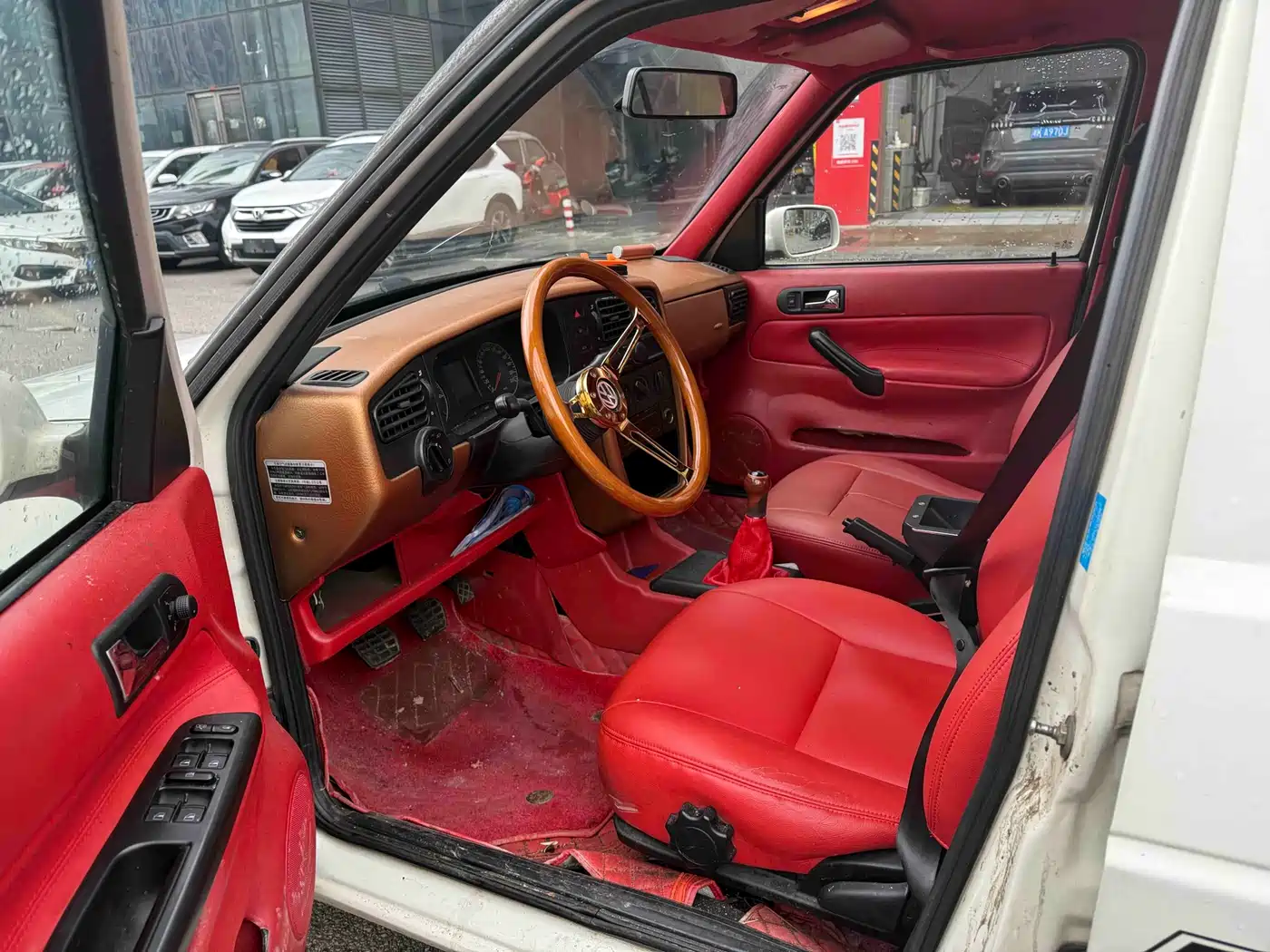 Volkswagen Jetta 2012 1.6L Avant-garde фото 8