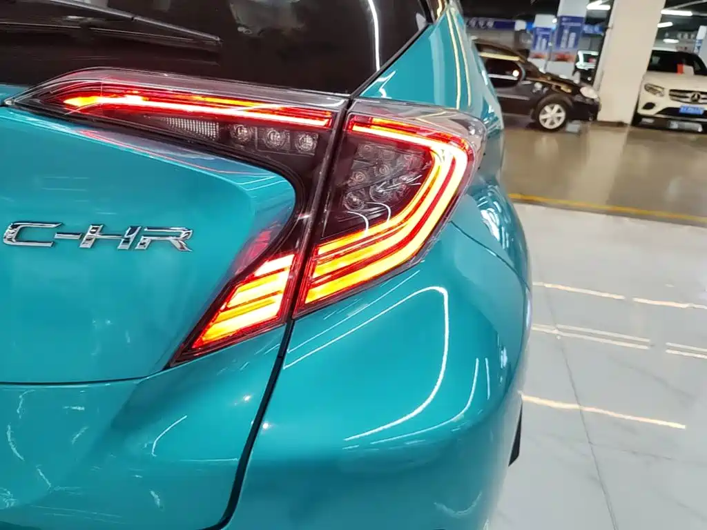Photo 8 - Toyota C-HR
