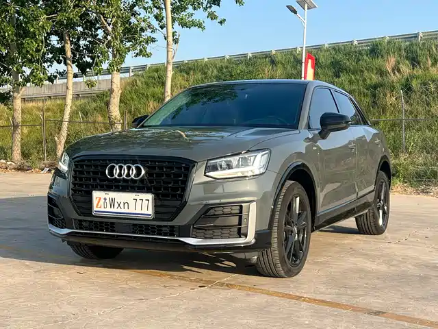 Audi Q2L 2021 35 TFSI Fashion Elegance