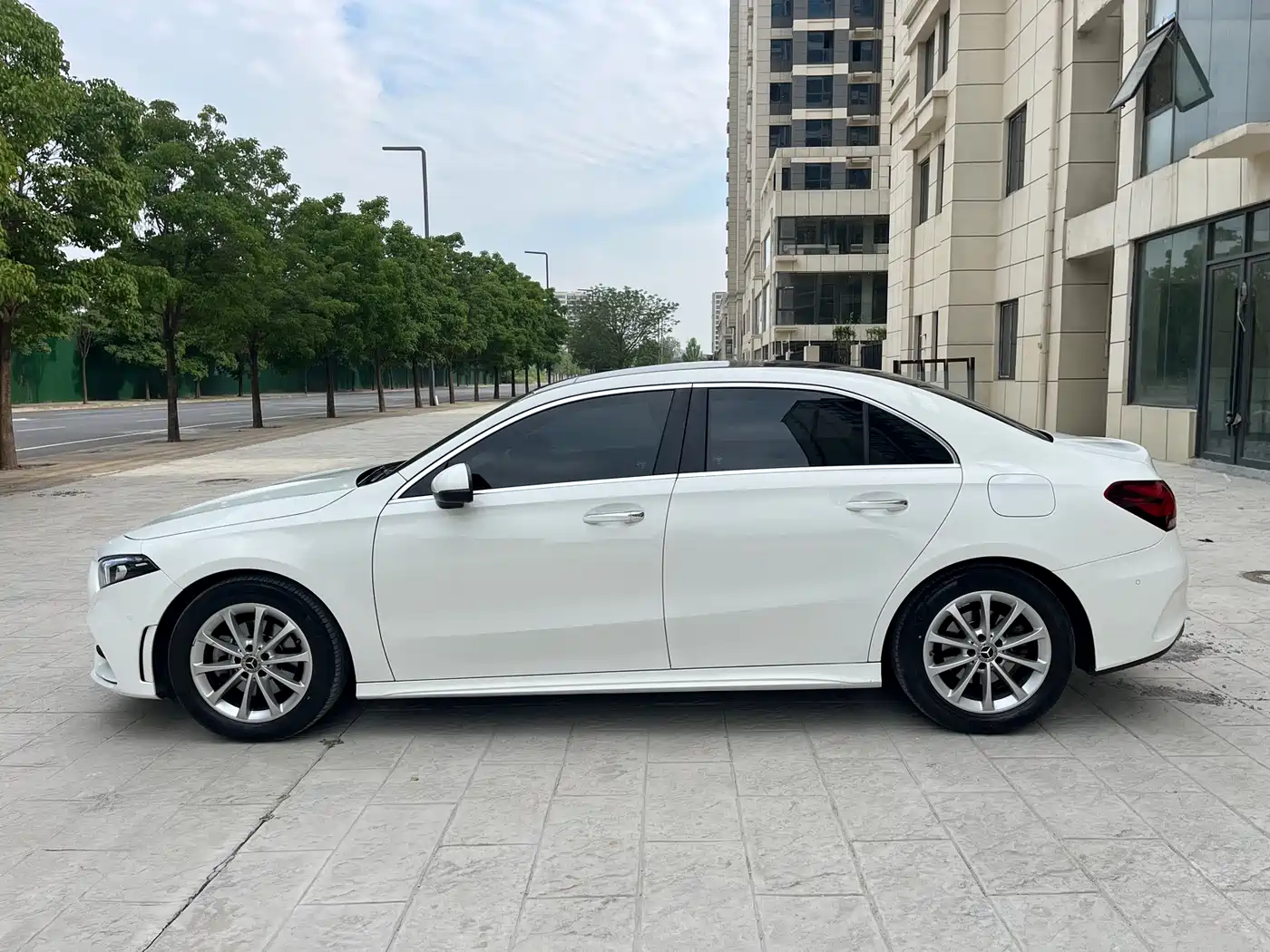 Mercedes-Benz A-Class 2020 Facelift A 200 L Sport Sedan Fashion фото 10