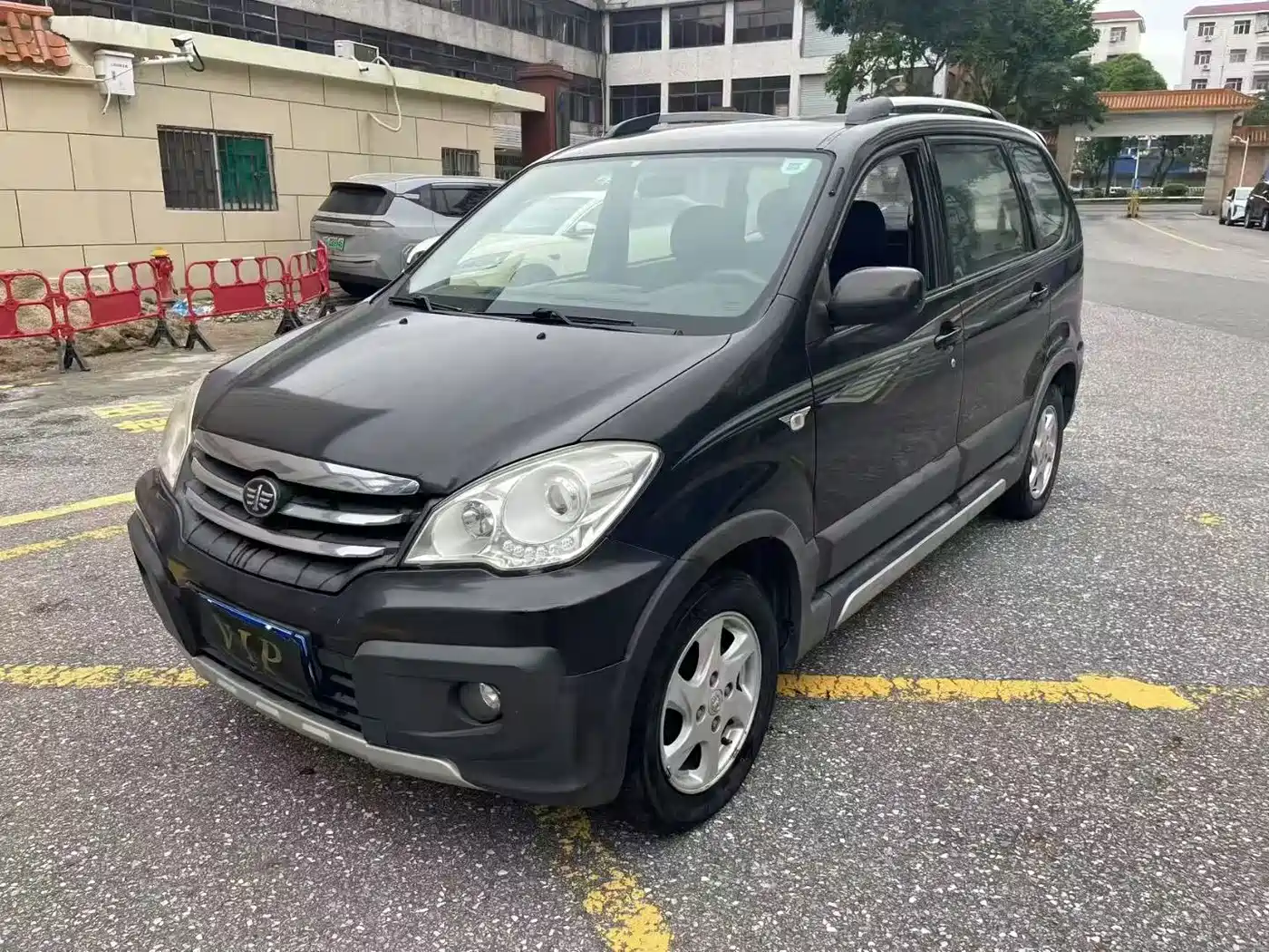FAW Senya S80 2012 2011 1.5L Manual 7-seat Comfort Edition