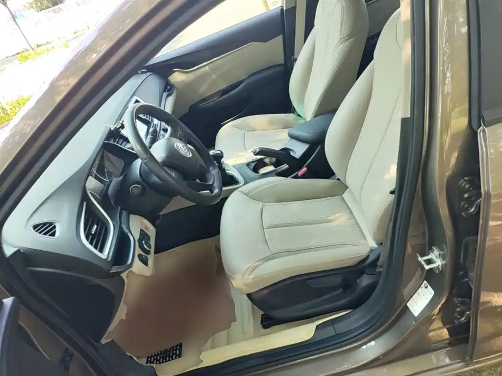 Buick Excelle 2016 15N Manual Elite фото 15