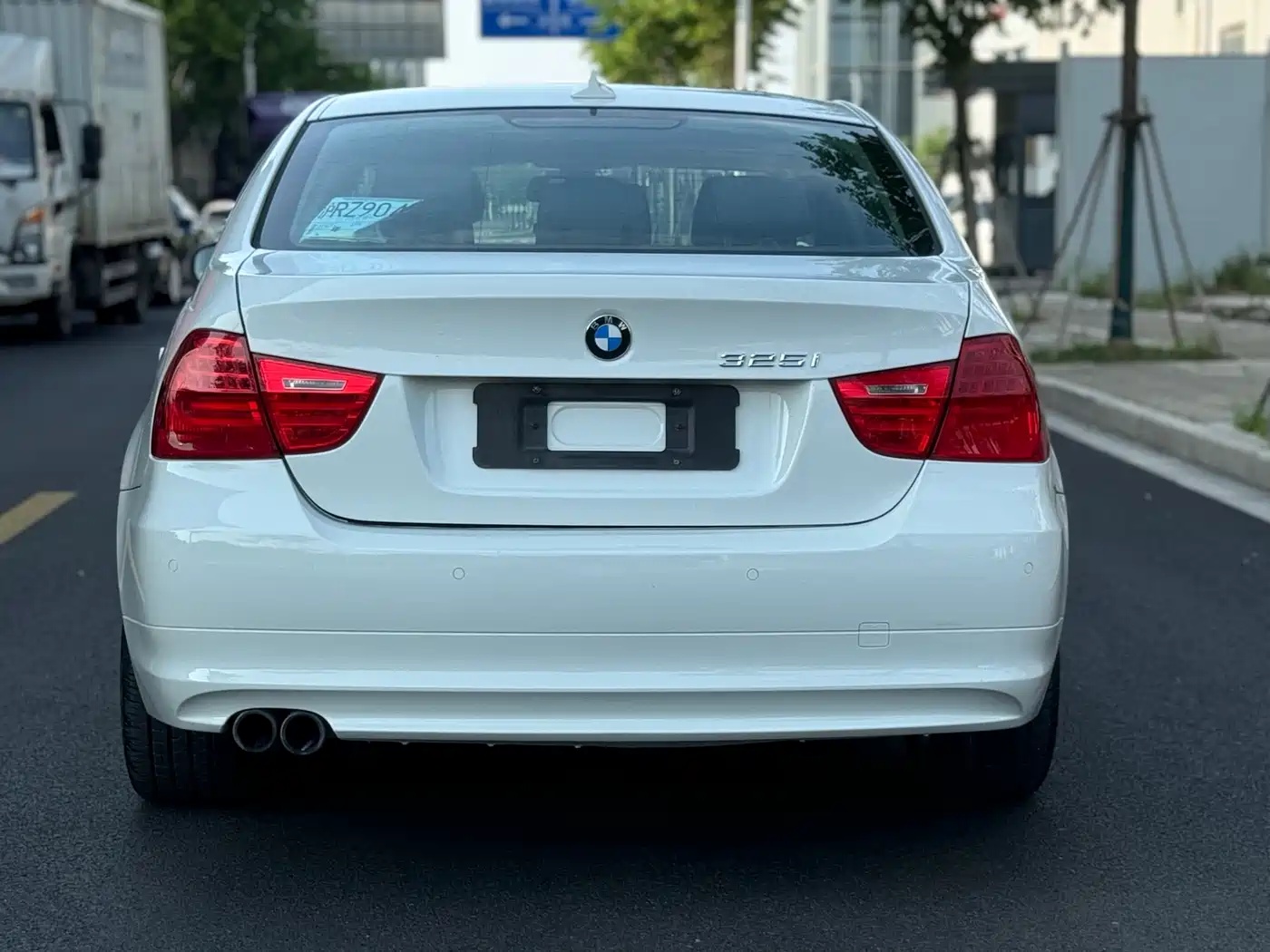 BMW 3 Series 2009 325i Luxury фото 8