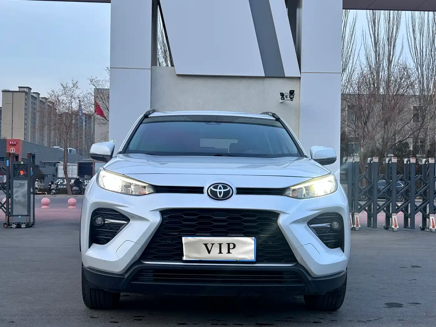 Toyota Wildlander 2021 2.0L CVT 2WD Luxury Edition фото 2