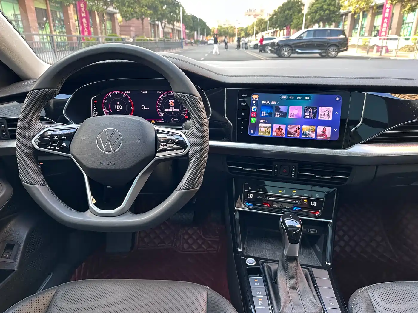 Volkswagen Passat 2024 380TSI Starlight Luxury Edition фото 12