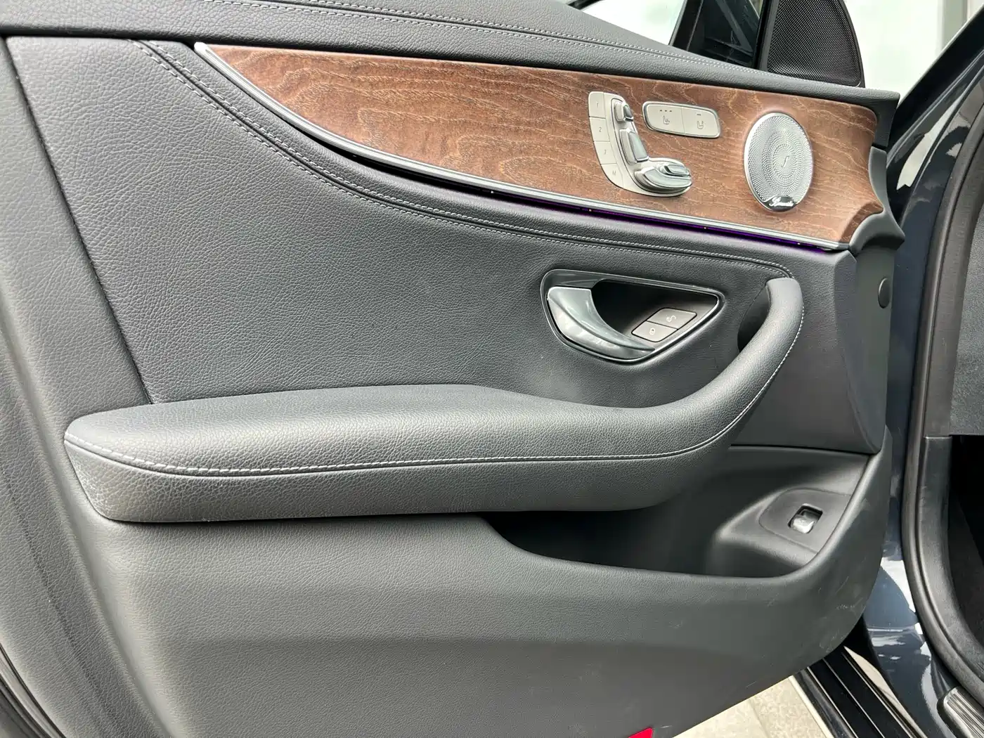 Mercedes-Benz E-Class 2016 E 300 L Fashion Type фото 28