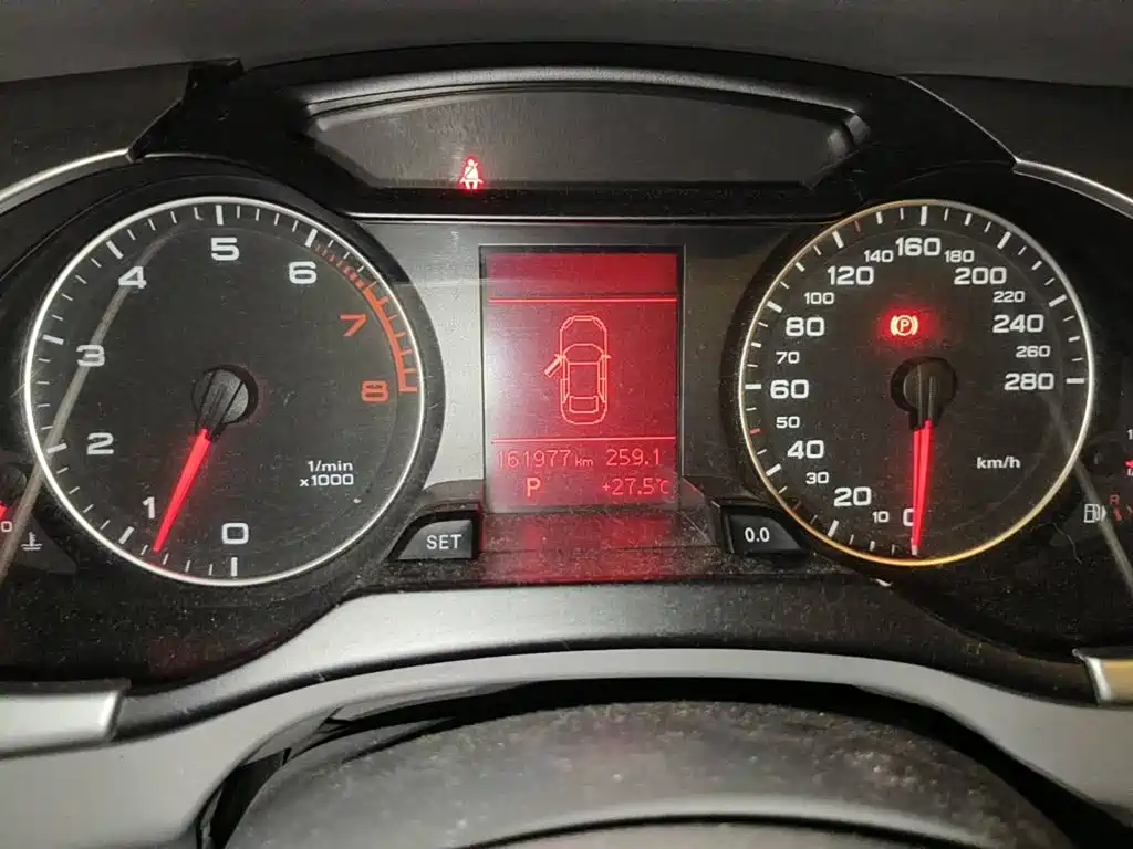 Фото 4 - Audi A4L
