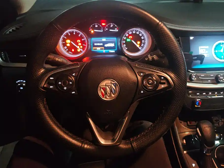 Buick Verano 2017 Sedan 20T DCT Leading фото 15