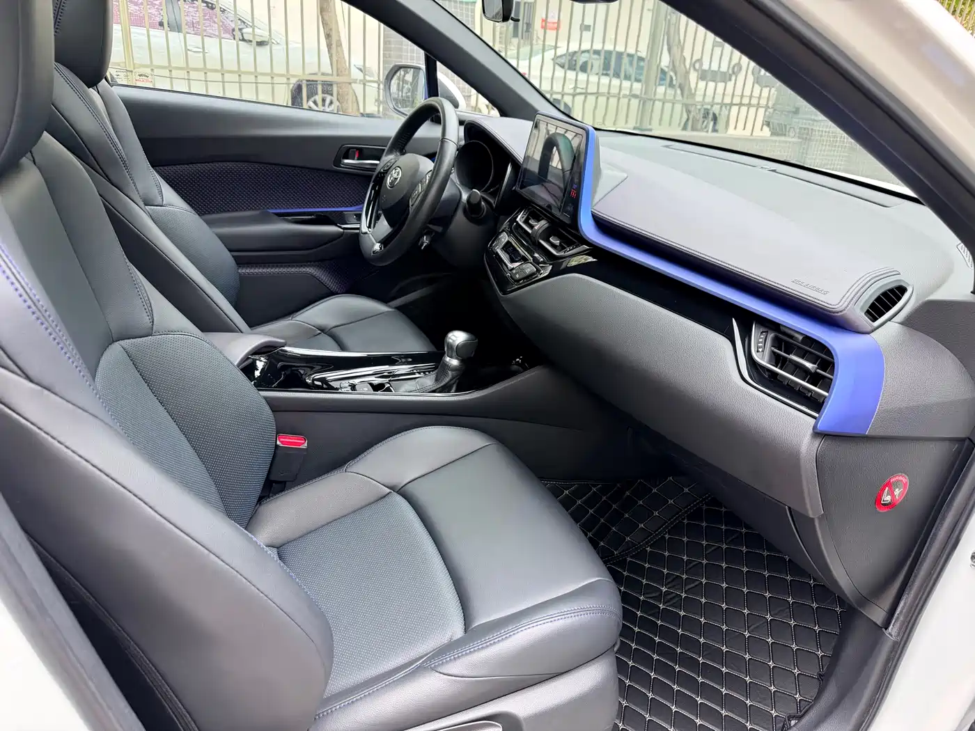 Toyota C-HR 2020 Model 2.0L Luxury фото 12