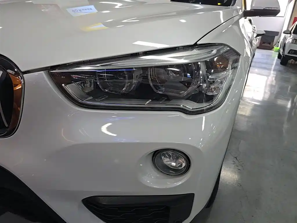 BMW X1 2016 sDrive18Li Premium Model фото 24
