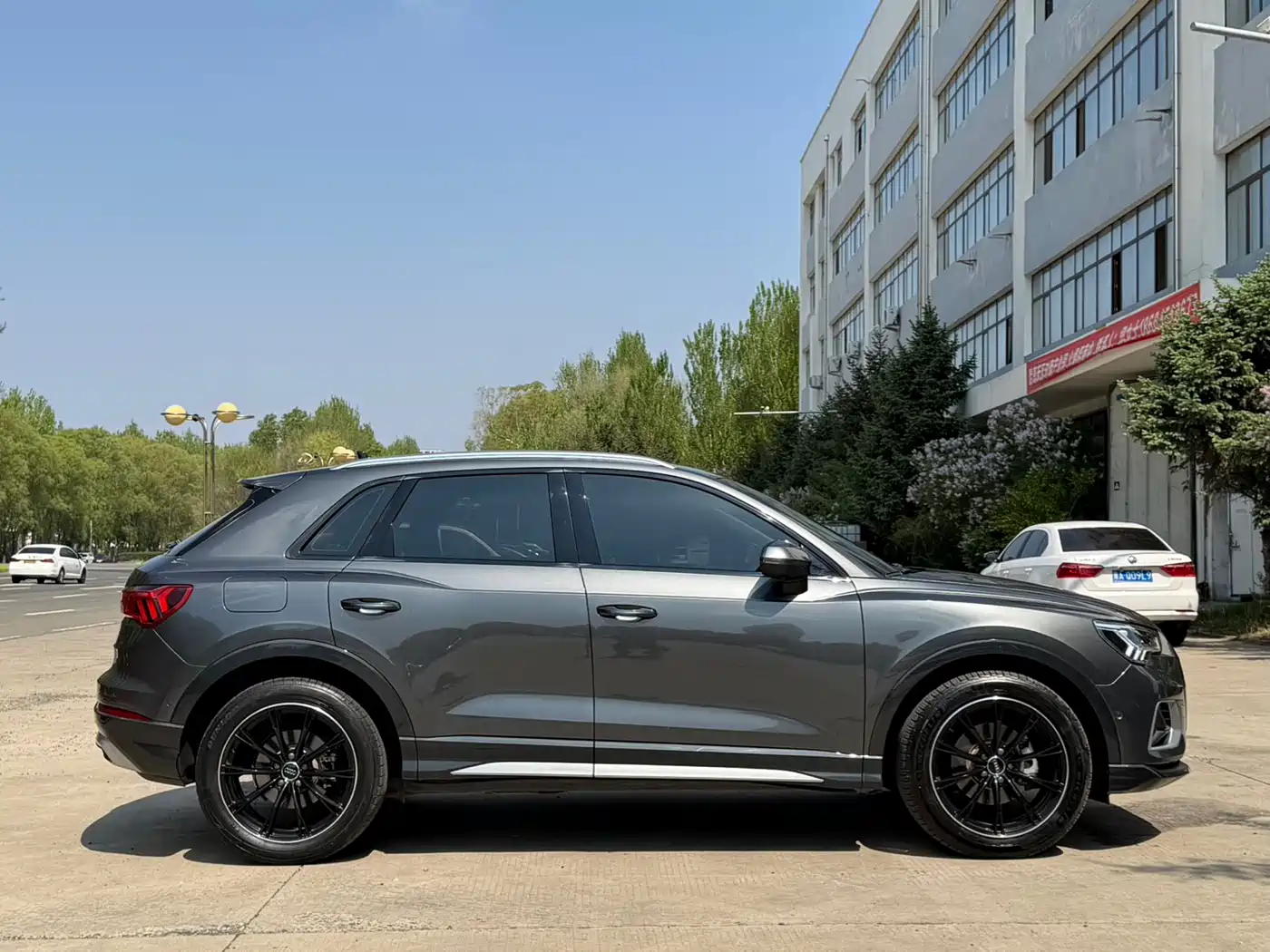 Audi Q3 2022 35 TFSI Fashion Elegance фото 4