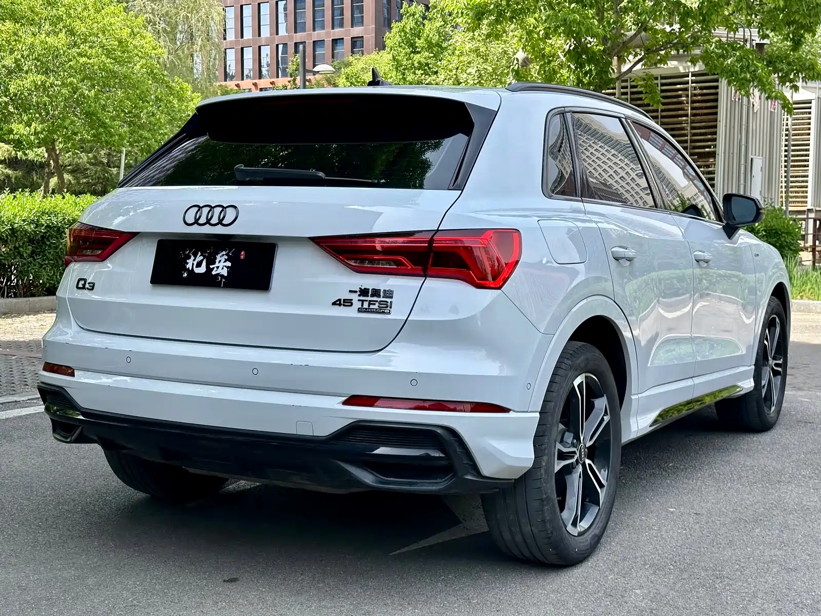 Фото 6 - Audi Q3