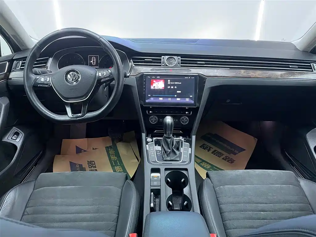 Volkswagen Magotan 2018 330TSI DSG Luxury фото 20