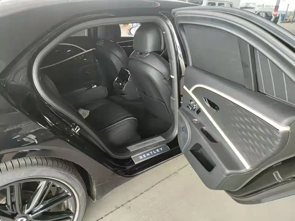 Bentley Flying Spur Plug-in Hybrid 2022 2.9T V6 Hybrid фото 16