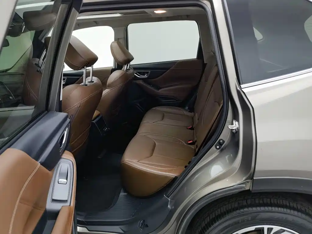 Photo 15 - Subaru Forester
