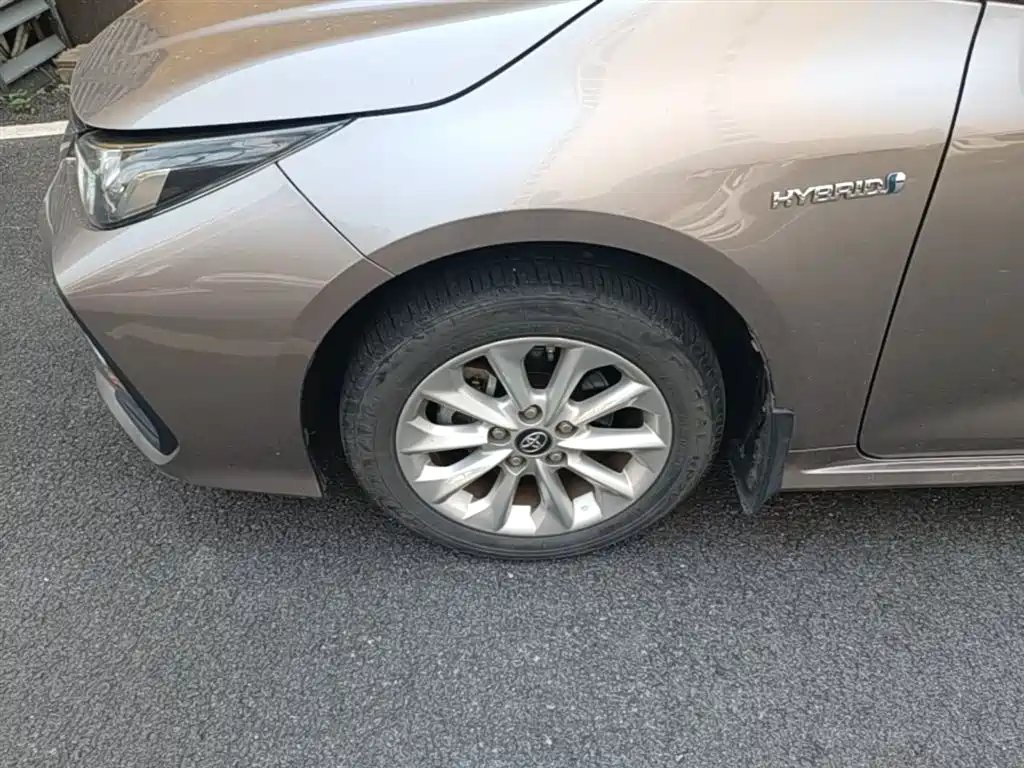 Toyota Corolla 2021 Hybrid 1.8L E-CVT Elite Edition фото 23
