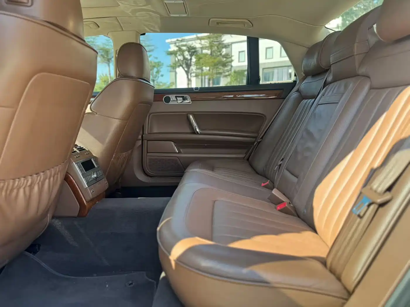 Volkswagen Phaeton 2012 3.0L Executive фото 5