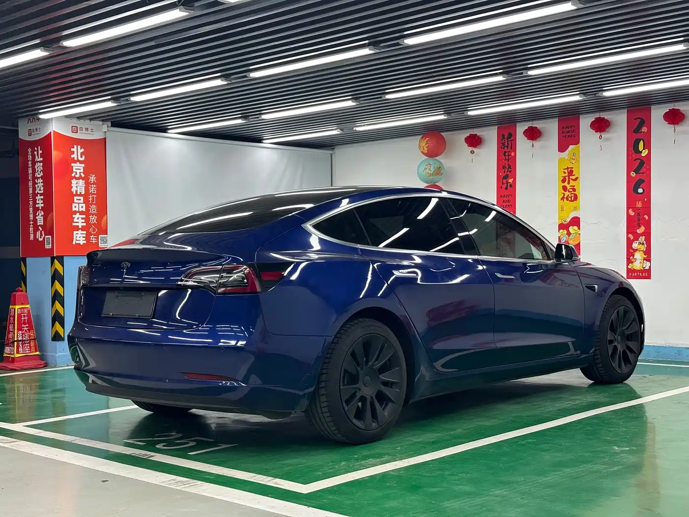 TESLA MODEL 3