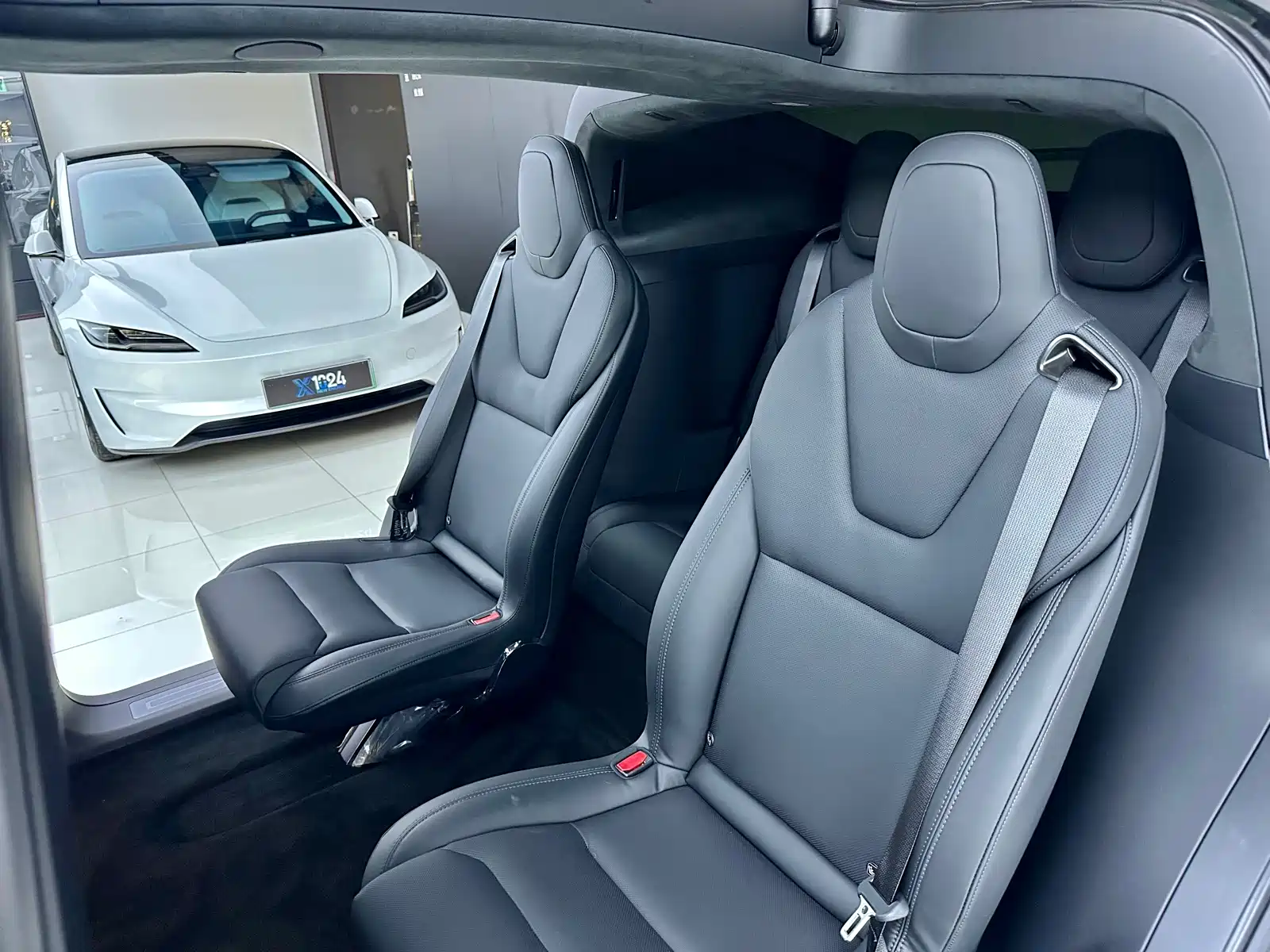 Фото 6 - Tesla Model X