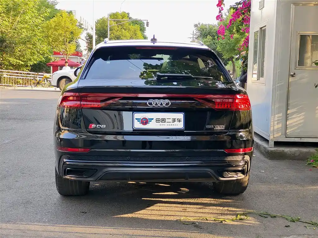Audi Q8 2022 55 TFSI Luxury Dynamic фото 5