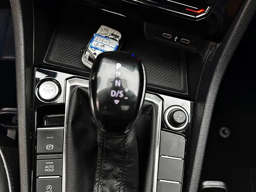 Volkswagen Sagitar 2023 Model Year 280TSI DSG Surpass Edition фото 13