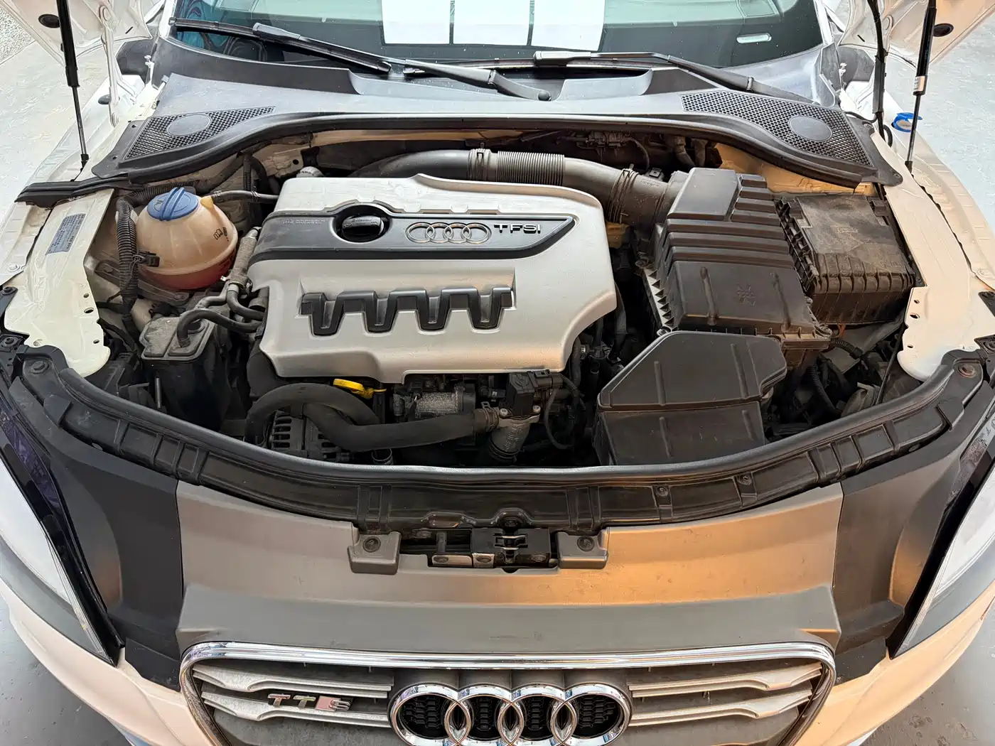 Audi TTS 2011 Model TTS Coupe 2.0TFSI quattro фото 19