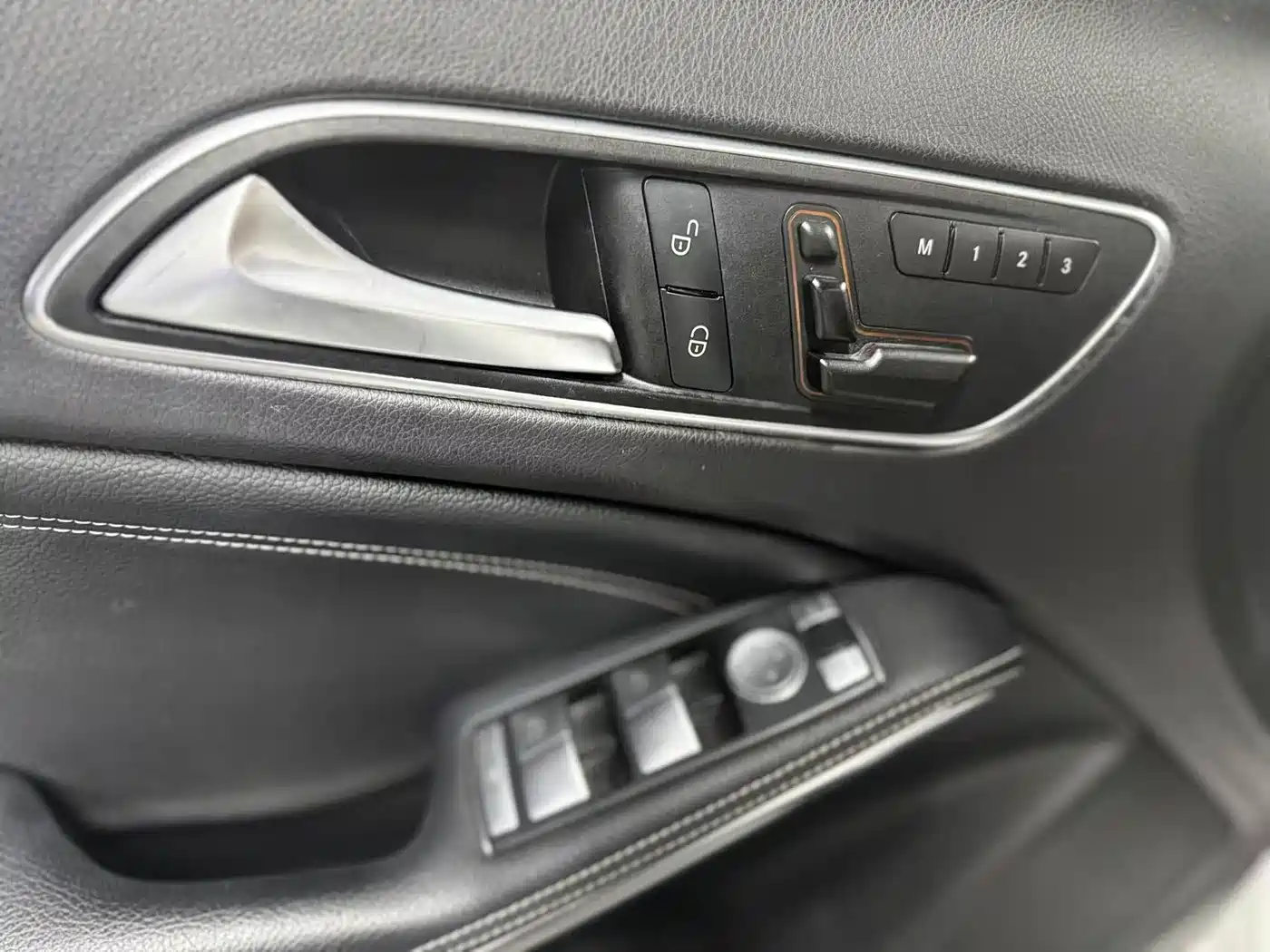 Mercedes-Benz GLA 2015 GLA 200 Dynamic фото 9