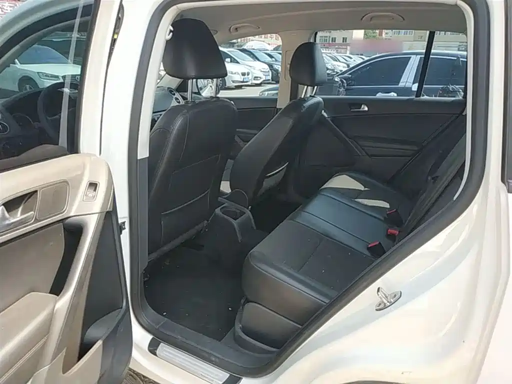Volkswagen Tiguan 2015 1.8TSI Automatic 2WD Trendline фото 17