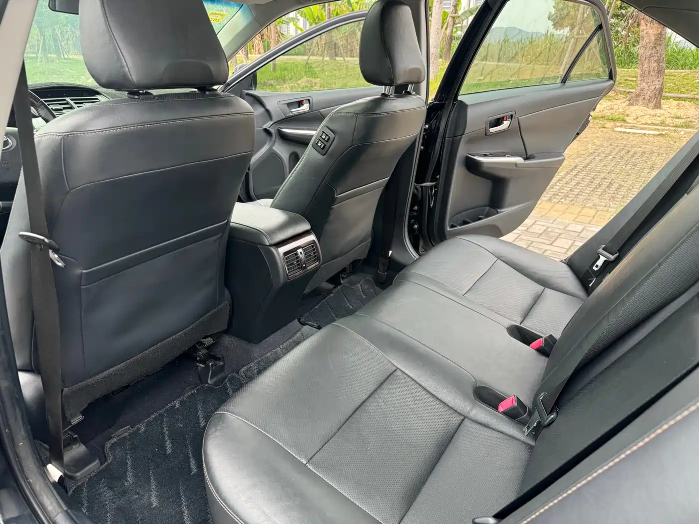 Toyota Camry 2016 2.0G 10th Anniversary Leading Edition фото 8