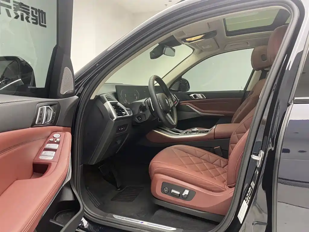 BMW X5 2023 xDrive 30Li Premium M Sport Black Night Package фото 19