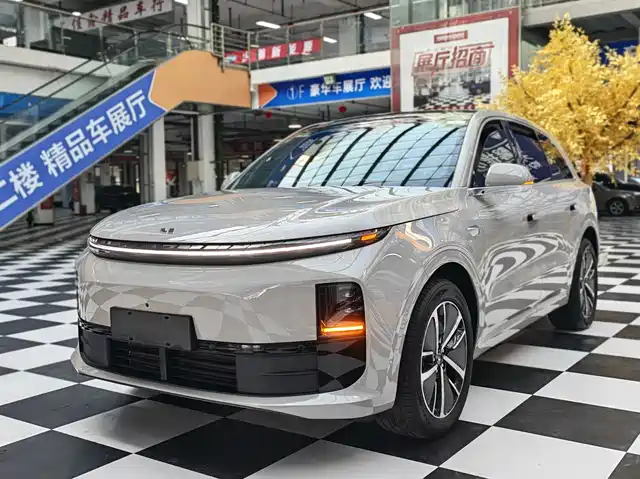 Li Auto L6 2024