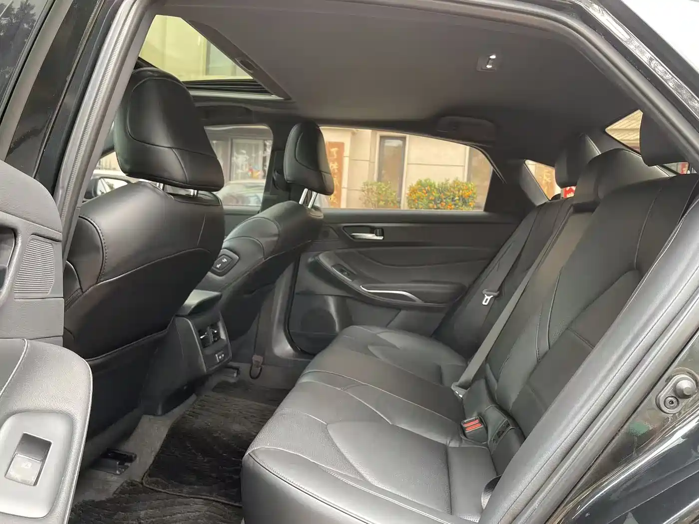 Toyota Avalon 2023 2.0L Luxury Edition фото 9