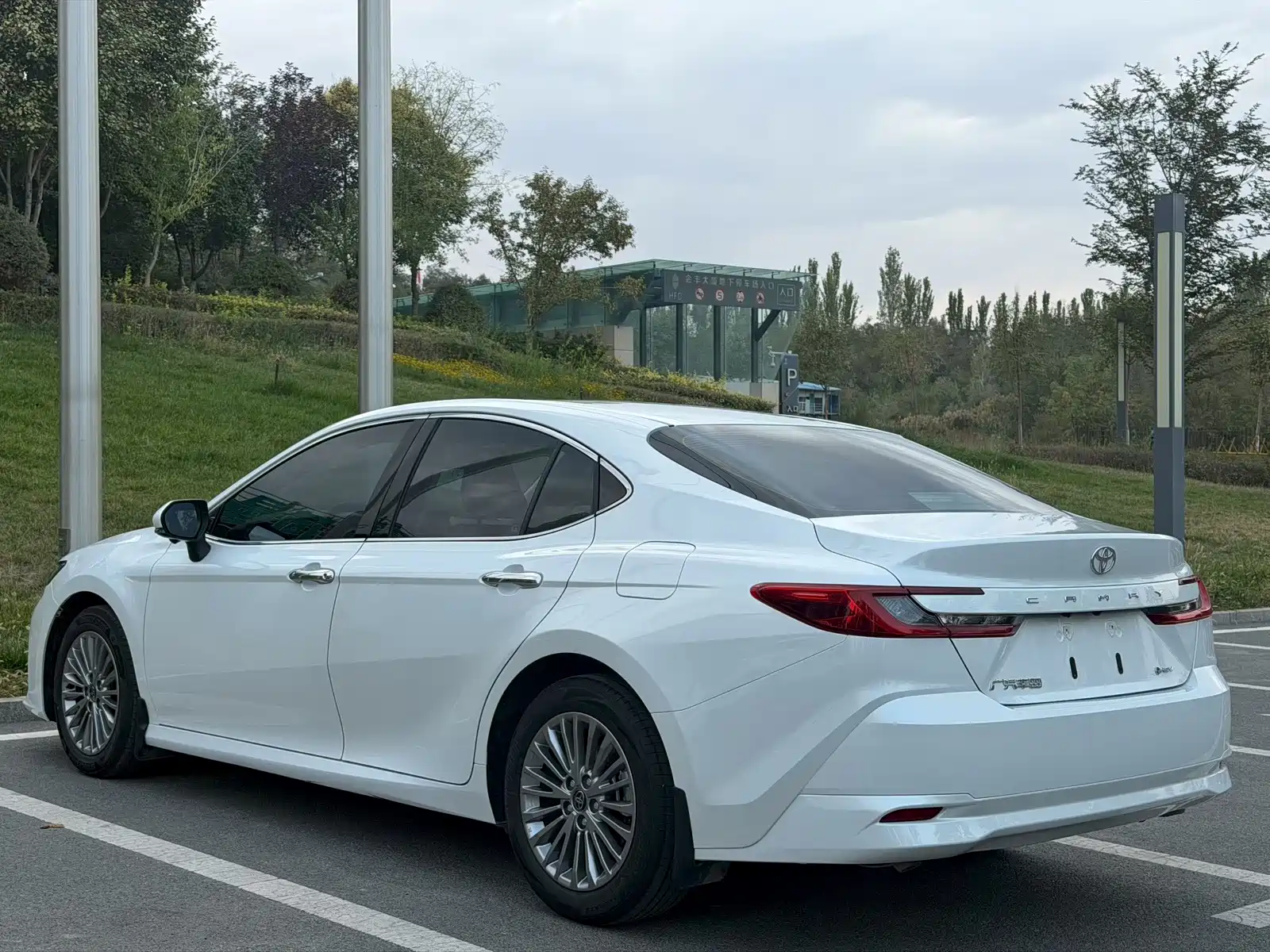 Фото 9 - Toyota Camry